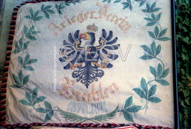 Fahne des Landwehr- und Kriegervereinss Brechten gegr. 1870-1871 (Nahaufnahme)