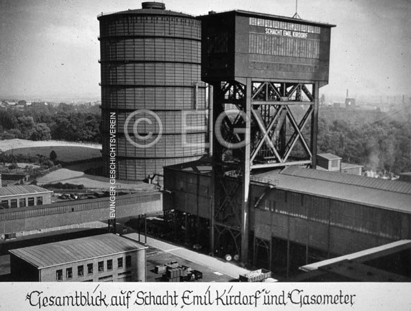 Gesamtblick auf Schacht 4 und Gasometer Minister Stein, 1955