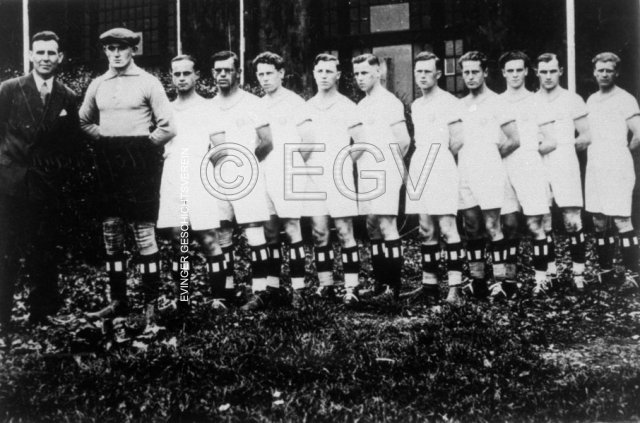 Fußballmannschaft von Eintracht-Eving, um 1932